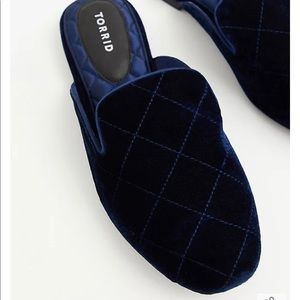8.5 TORRID NAVY QUILTED VELVET LOAFER MULE (WW)